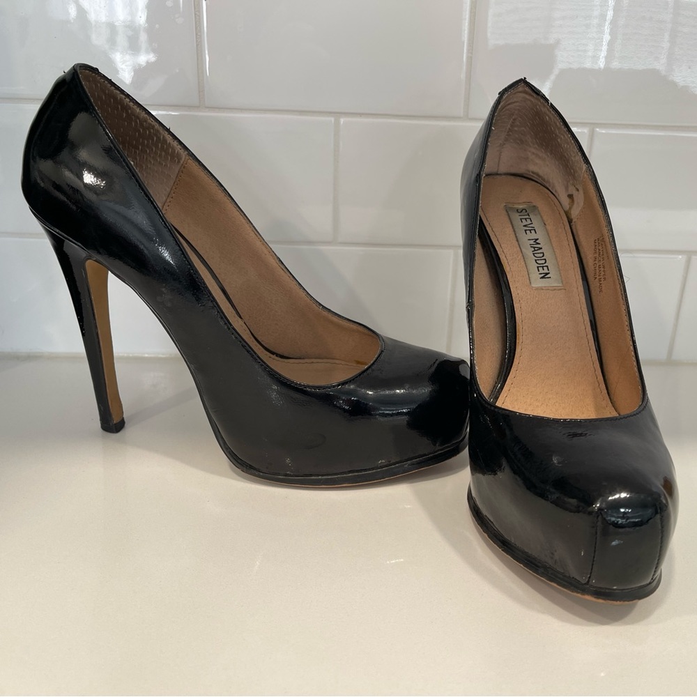 Steve Madden patent leather pumps
